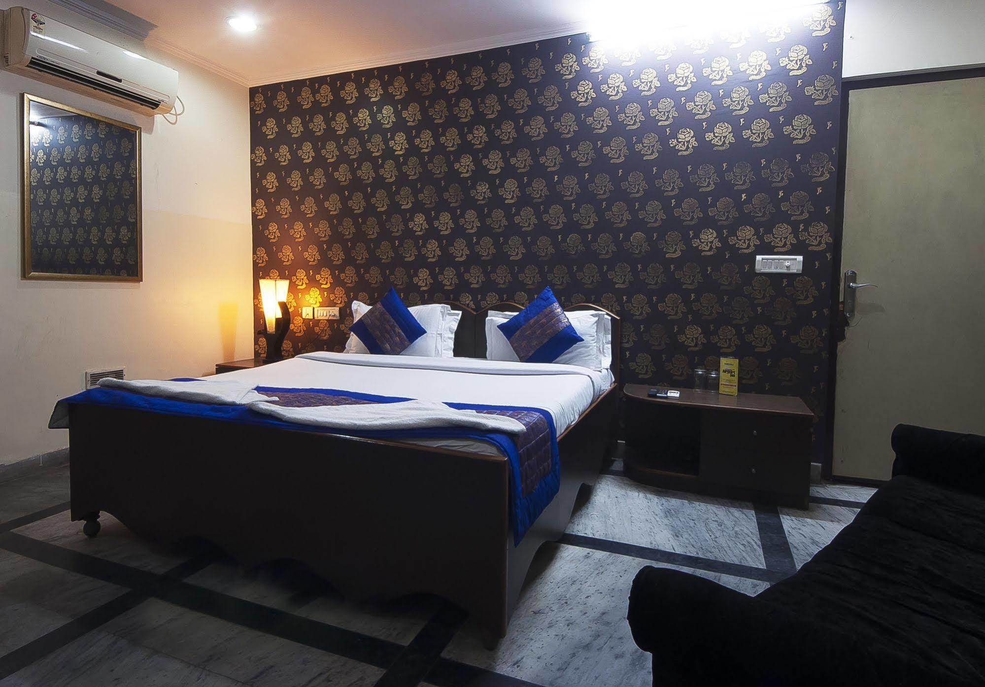 Hotel Airport Inn Нью-Делі Екстер'єр фото