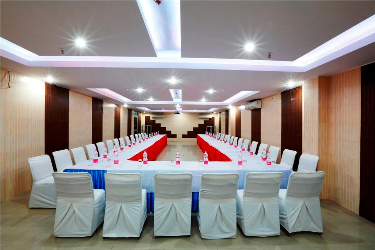 Hotel Airport Inn Нью-Делі Екстер'єр фото